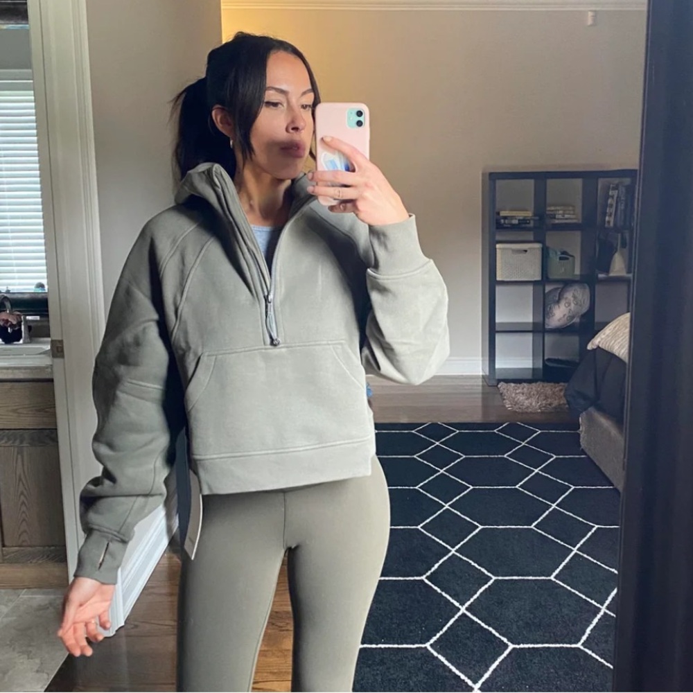 GUC lululemon funnel neck